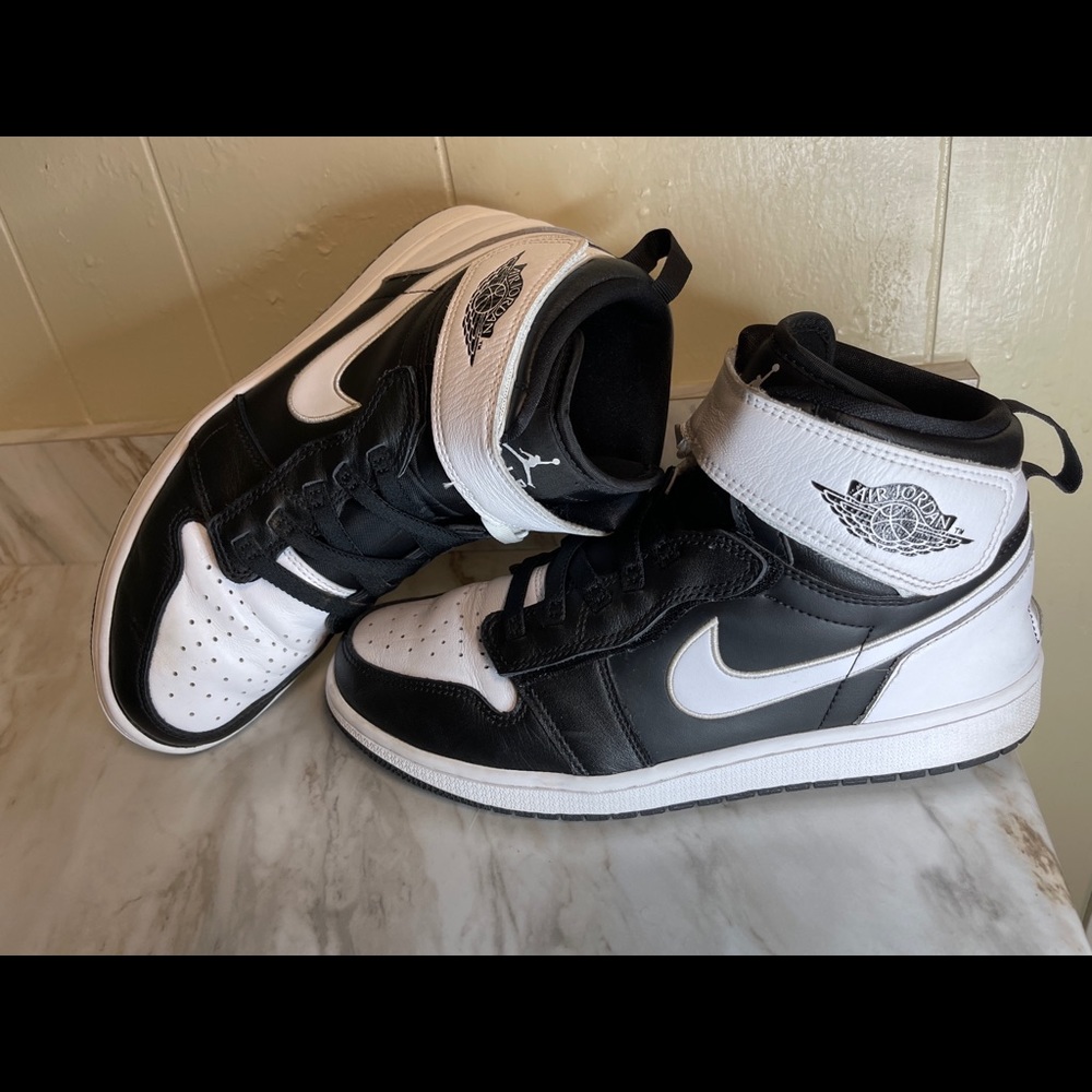 Jordan 1 high flyease Panda size 9.5